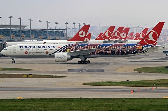 Авиакомпания Turkish Airlines отменила все рейсы на 16 июля