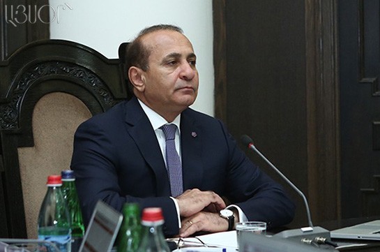 Овик Абрамян: власти сделают все, чтобы урегулировать напряженную ситуацию в Ереване