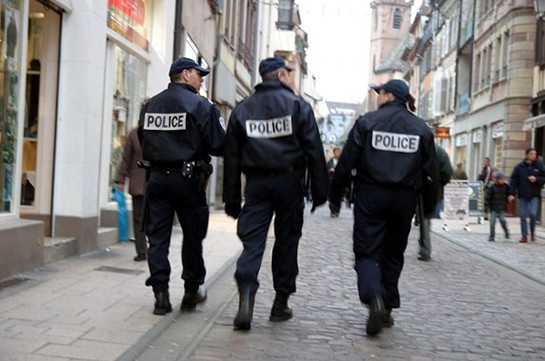 Во Франции 16-летнюю девушку обвинили в подстрекательстве к терактам