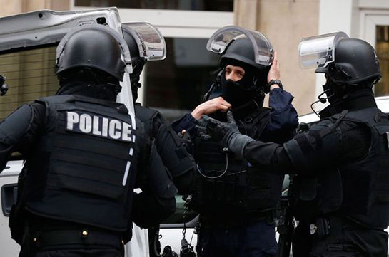 Во Франции три женщины задержаны по подозрению в подготовке теракта в Париже