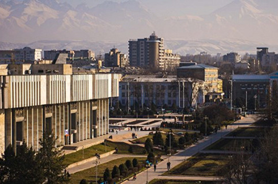 Количество кандидатов на пост президента Киргизии превысило 50