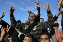 Benghazi protesters demonstrate against ruling rebel council 