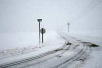 Berd-Chambarak highway closed because of heavy storm