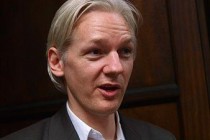 Julian Assange plays himself in “The Simpsons”