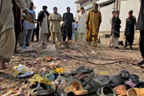 Bomb killed at least six people in Pakistan