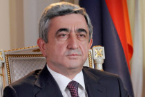 Serzh Sargsyan congratulates Varduhi Varderesian on her birthday 