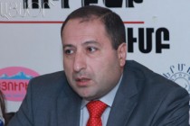 Alumian: Arayik Budaghian met police chief V. Gasparian 