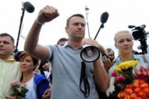 Convicted opposition leader Navalny vows to win Moscow mayor's race