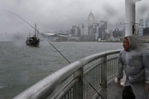 Typhoon lashes Hong Kong with wind and rain