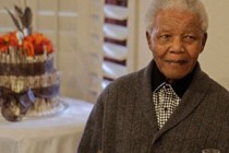 Mandela discharged from hospital, returns home