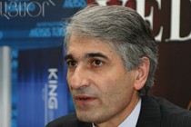 Gagik Makarian: Armenia must develop its economy 