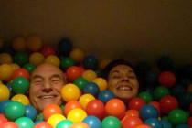 Patrick Stewart marries Sunny Ozell, Ian McKellen officiates 