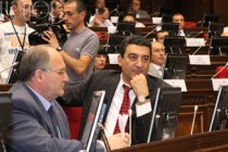 Armenian parliament votes to increase civil servant salaries 