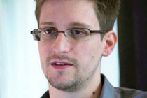 NSA chief says Snowden leaked up to 200,000 secret documents