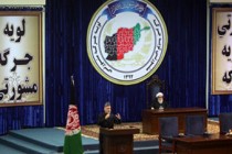 Hamid Karzai urges Afghans to let US forces stay another decade