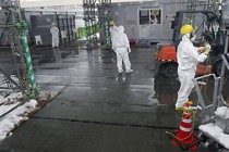 Japan seeks new measures to tackle Fukushima crisis