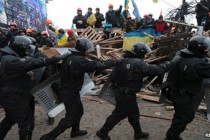 Ukraine violence: US considers sanctions