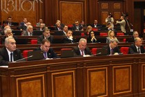 Armenian parliament passes 2014 draft state budget 