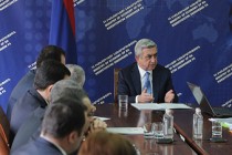 President holds consultation at Ministry of Economy 