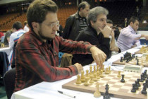 Levon Aronyan wins and brings victory for Armenian team