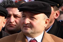 Spartak Ghukasian threatens to 'order hit' on Gyumri mayor  