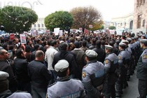 Haykakan Zhamanak: Authorities plan to raise salaries of policemen  