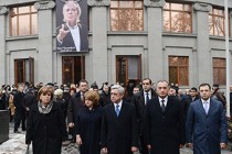 Armenian president, spouse pay last respects to Aram Gharabekian 