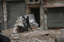 Syria conflict: UN hopes to resume Homs evacuation