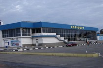 Armed men seize Simferopol Airport in Crimea