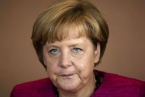 Crimea crisis: Merkel warns Russia faces escalating sanctions