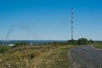 Ukraine's Slaviansk under artillery fire after referendum