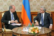 Armenian president receives IMF officials 