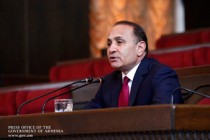 Prime minister and businessmen discuss Armenian economy 