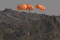 US spaceship parachute test succeeds