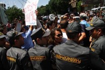 Electricity tariff raised in Armenia, protest underway 