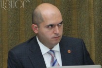 Hraparak: Soros Foundation ‘declares war’ on Armenian education minister 