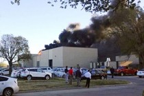 At least 4 dead in small plane crash at Wichita airport