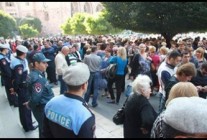 Protesters refuse to meet with Prime Minister Abrahamyan