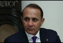 Armenian Prime Minister arrives in Egypt