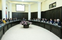 Government Holds Extraordinary Meeting