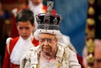 Queen Elizabeth II pledges UK pressure on Russia over Ukraine