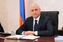 Armenia’s agriculture minister leaves for US