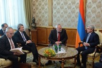 Armenia president receives OSCE mediators