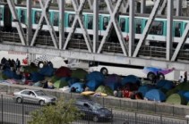 Channel Tunnel migrant crisis: Man dies as 1,500 try to enter