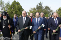 Armenia’s leadership visits Yerablur Pantheon