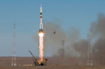 Astronauts escape malfunctioning Soyuz rocket