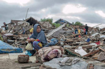 Indonesia tsunami: Death toll from Anak Krakatau volcano rises