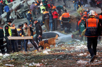 Istanbul building collapse leaves 3 dead