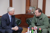 Armenia’s DM briefs on mission of Armenian specialists in Syria to UN resident coordinator