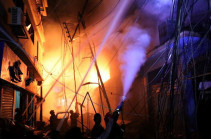 Bangladesh fire: Blaze kills dozens in Dhaka historic district